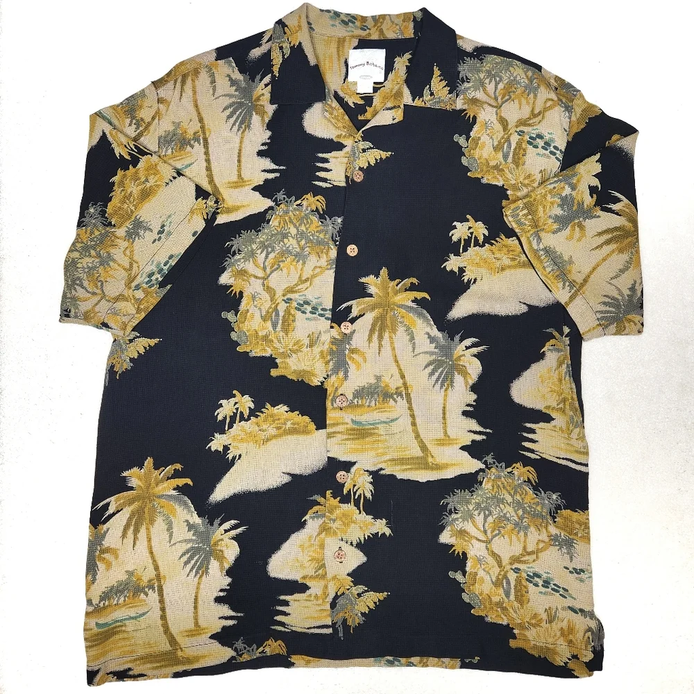 Tommy Bahama Short Sleeve Silk Button Down Medium - Picture 1 of 3